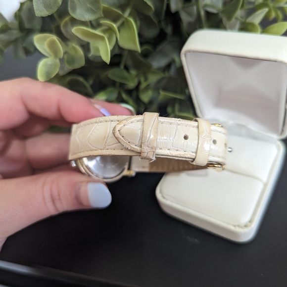 VTG Gold Plated Watch - Picture 2 of 5